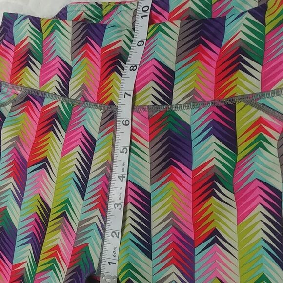 Fabletics Wild Print Capri Leggings M Polyester Stretch - Picture 10 of 11